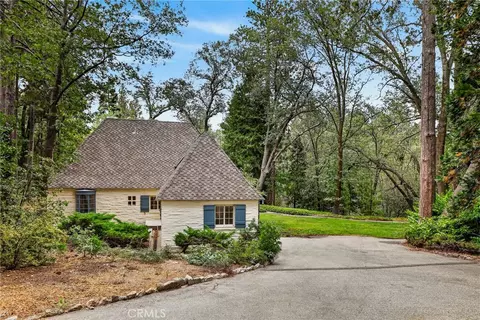 Exterior - 28641 N Shore Rd, Lake Arrowhead, CA 92352 photo 28 of 31