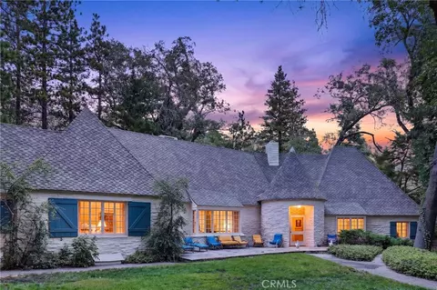 Exterior - 28641 N Shore Rd, Lake Arrowhead, CA 92352 photo 1 of 31