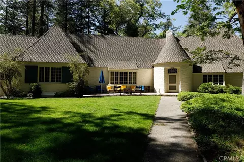 Exterior - 28641 N Shore Rd, Lake Arrowhead, CA 92352 photo 7 of 31