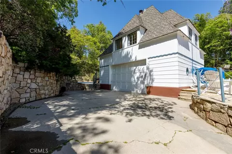 Exterior - 28641 N Shore Rd, Lake Arrowhead, CA 92352 photo 14 of 31