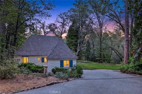 Exterior - 28641 N Shore Rd, Lake Arrowhead, CA 92352 photo 3 of 31