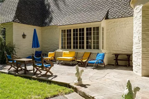 Exterior - 28641 N Shore Rd, Lake Arrowhead, CA 92352 photo 9 of 31