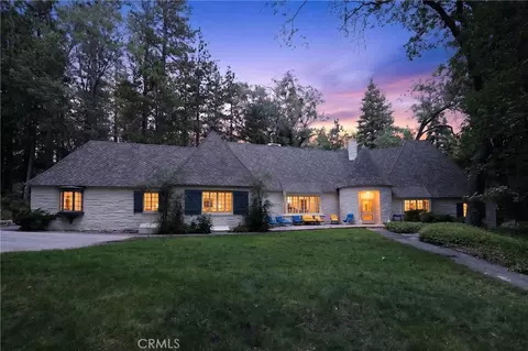Exterior - 28641 N Shore Rd, Lake Arrowhead, CA 92352 photo 2 of 31