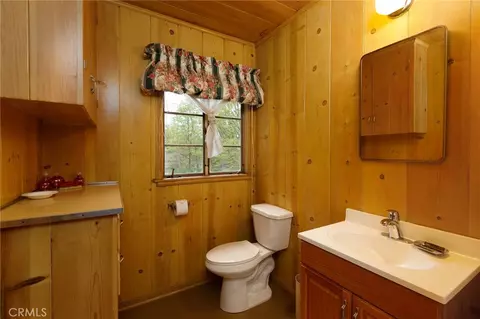 Bath - 28641 N Shore Rd, Lake Arrowhead, CA 92352 photo 3 of 3