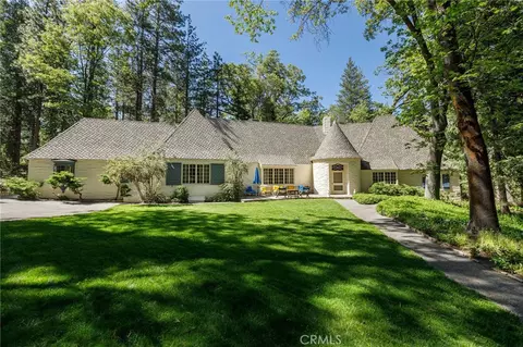 28641 N Shore Rd, Lake Arrowhead, CA 92352