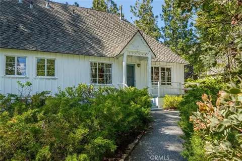 Exterior - 28641 N Shore Rd, Lake Arrowhead, CA 92352 photo 22 of 31