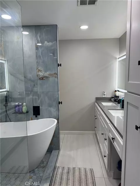 Bath - 39657 Baldi Ct, Cherry Valley, CA 92223 photo 1 of 7