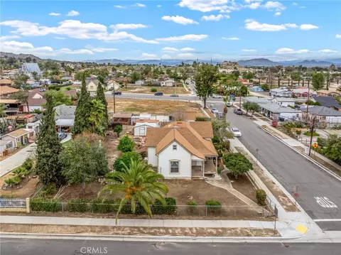 306 W 5th St, Perris, CA 92570