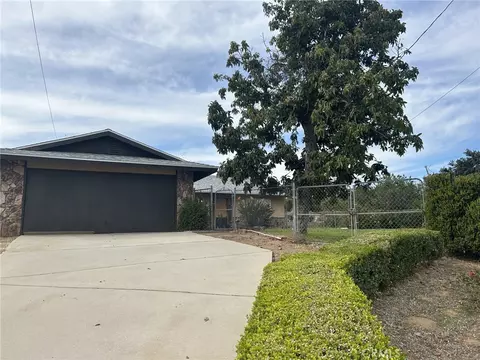 12146 La Cadena, Colton, CA 92324 photo 4