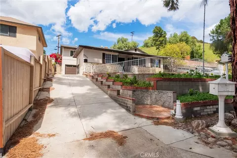 9951 Glencrest, Burbank, CA 91504