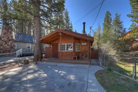 39975 Ohio Ln, Big Bear Lake, CA 92315