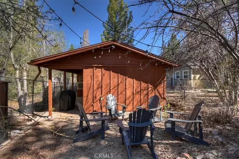 Exterior - 39975 Ohio Ln, Big Bear Lake, CA 92315 photo 2 of 7