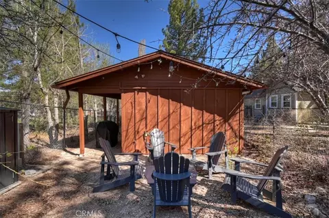Exterior - 39975 Ohio Ln, Big Bear Lake, CA 92315 photo 4 of 7