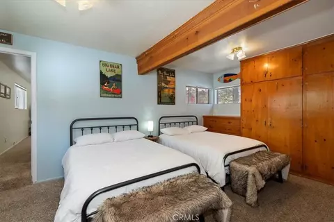 Bedroom - 39975 Ohio Ln, Big Bear Lake, CA 92315 photo 2 of 6