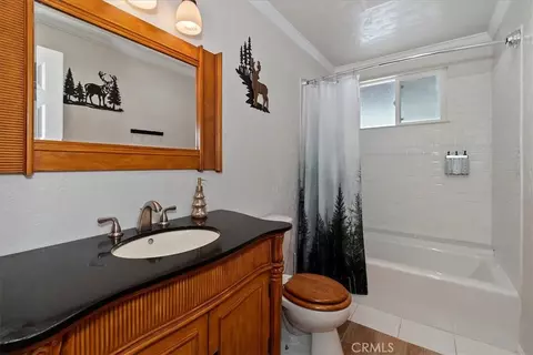 Bath - 39975 Ohio Ln, Big Bear Lake, CA 92315 photo 3 of 3