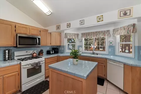737 E Mountain Vw, Big Bear City, CA 92314 photo 12
