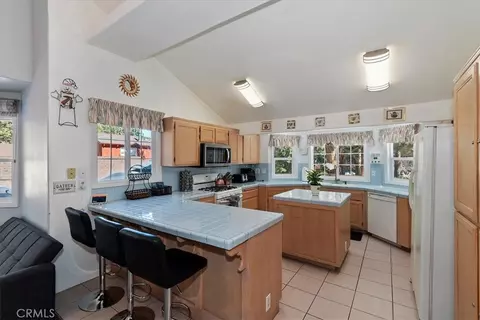 737 E Mountain Vw, Big Bear City, CA 92314 photo 10
