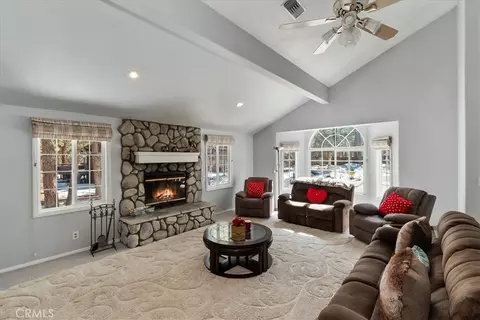 737 E Mountain Vw, Big Bear City, CA 92314 photo 3