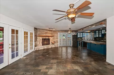 Living - 495 Zuger Ct, Crestline, CA 92325 photo 7 of 15