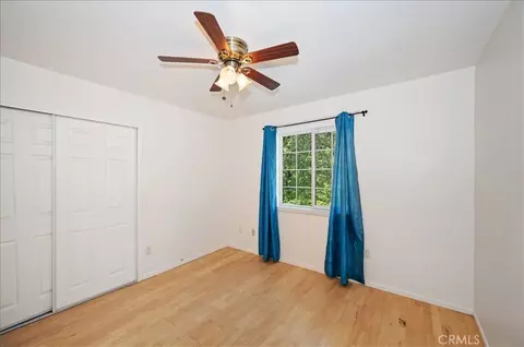 Bedroom - 495 Zuger Ct, Crestline, CA 92325 photo 3 of 9