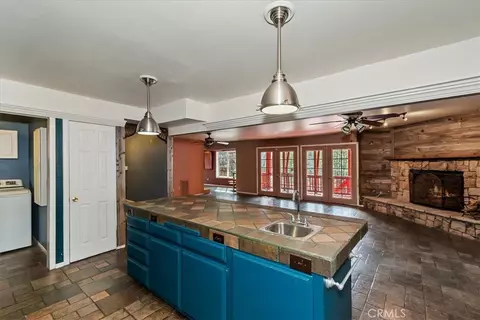 Kitchen - 495 Zuger Ct, Crestline, CA 92325 photo 4 of 4