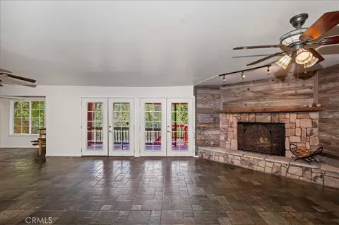 Living - 495 Zuger Ct, Crestline, CA 92325 photo 8 of 15