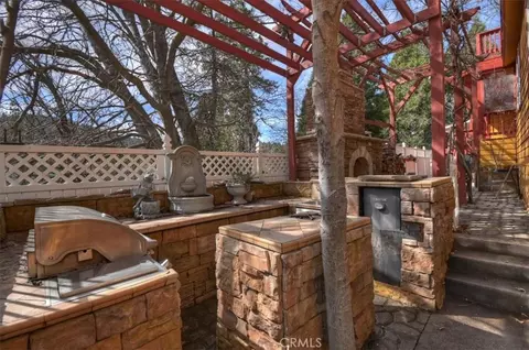 Exterior - 495 Zuger Ct, Crestline, CA 92325 photo 14 of 19