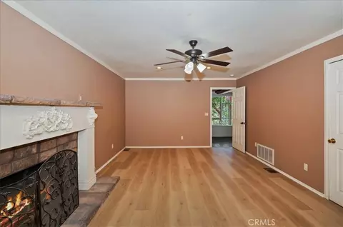 Living - 495 Zuger Ct, Crestline, CA 92325 photo 11 of 15