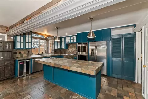 Kitchen - 495 Zuger Ct, Crestline, CA 92325 photo 1 of 4