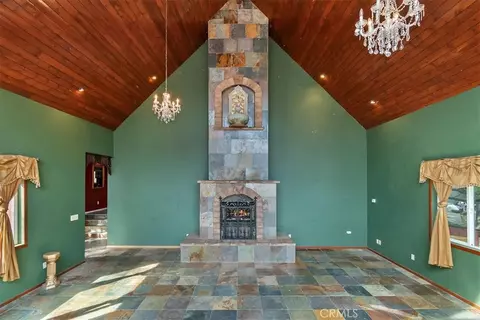Living - 495 Zuger Ct, Crestline, CA 92325 photo 2 of 15