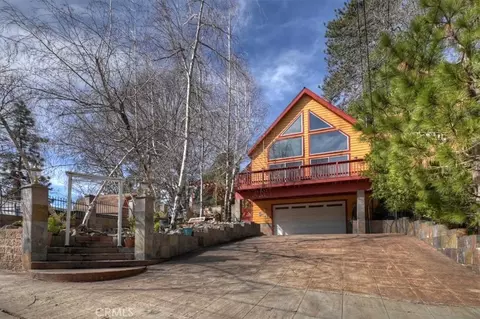 Exterior - 495 Zuger Ct, Crestline, CA 92325 photo 3 of 19