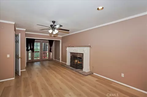 Living - 495 Zuger Ct, Crestline, CA 92325 photo 10 of 15