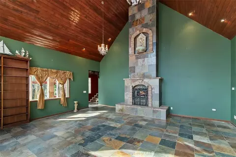 Living - 495 Zuger Ct, Crestline, CA 92325 photo 3 of 15