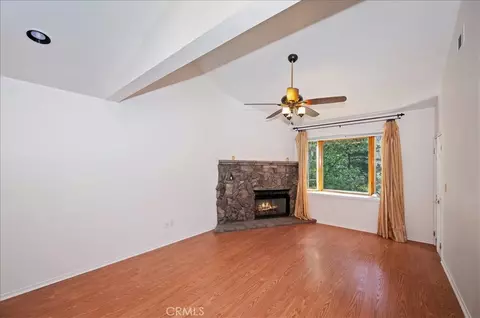 Living - 495 Zuger Ct, Crestline, CA 92325 photo 13 of 15