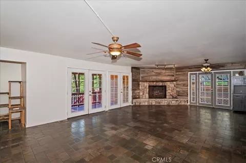 Living - 495 Zuger Ct, Crestline, CA 92325 photo 9 of 15