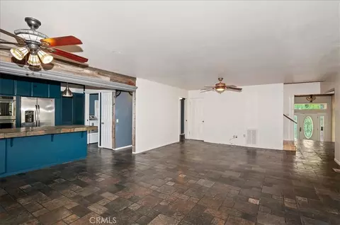 Living - 495 Zuger Ct, Crestline, CA 92325 photo 5 of 15