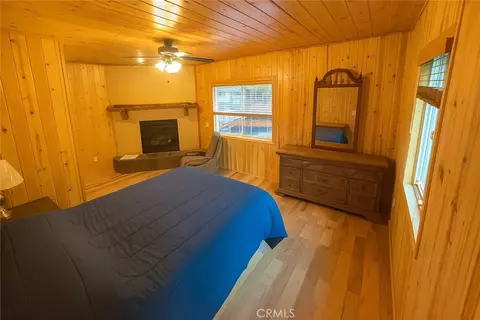Bedroom - 33308 Iris Dr, Green Valley Lake, CA 92341 photo 1 of 2