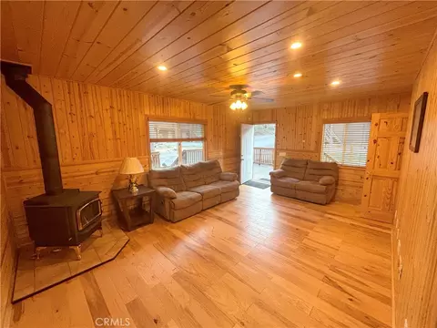 Living - 33308 Iris Dr, Green Valley Lake, CA 92341 photo 1 of 2