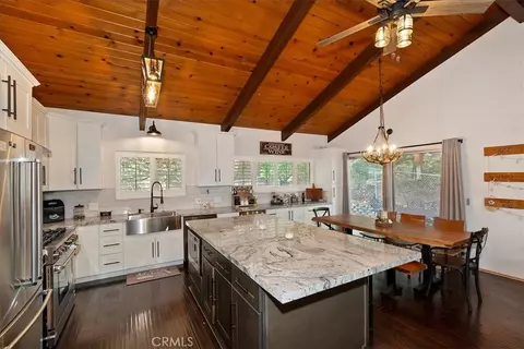 Kitchen - 370 Weisshorn, Crestline, CA 92325 photo 2 of 7