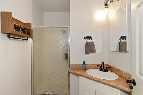 Bath - 370 Weisshorn, Crestline, CA 92325 photo 1 of 2