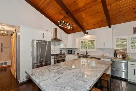 Kitchen - 370 Weisshorn, Crestline, CA 92325 photo 3 of 7