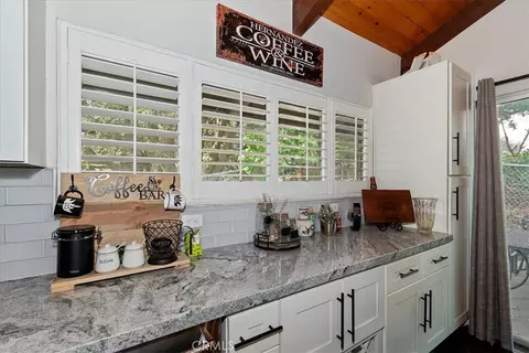 Kitchen - 370 Weisshorn, Crestline, CA 92325 photo 7 of 7