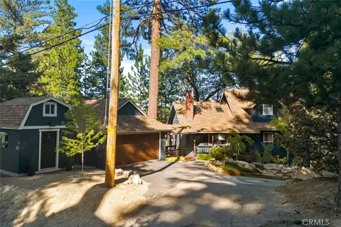 Exterior - 256 N Fairway, Lake Arrowhead, CA 92352 photo 3 of 12