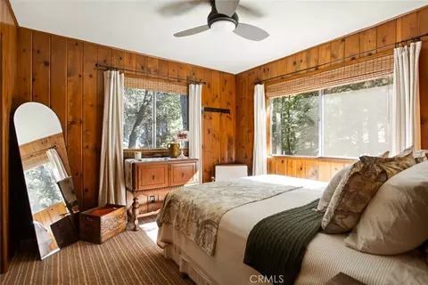 Bedroom - 256 N Fairway, Lake Arrowhead, CA 92352 photo 3 of 7