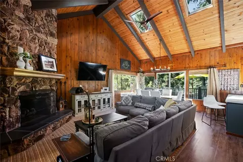 Living - 256 N Fairway, Lake Arrowhead, CA 92352 photo 1 of 5
