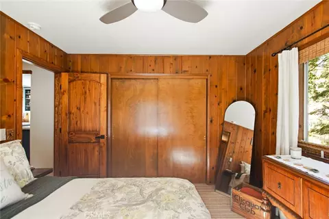 Bedroom - 256 N Fairway, Lake Arrowhead, CA 92352 photo 5 of 7