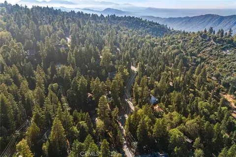 View/Area - 256 N Fairway, Lake Arrowhead, CA 92352 photo 2 of 5