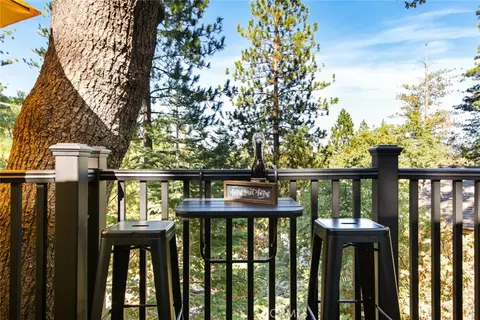 Exterior - 256 N Fairway, Lake Arrowhead, CA 92352 photo 7 of 12
