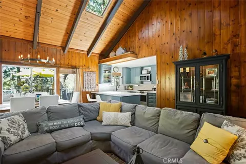 Living - 256 N Fairway, Lake Arrowhead, CA 92352 photo 5 of 5