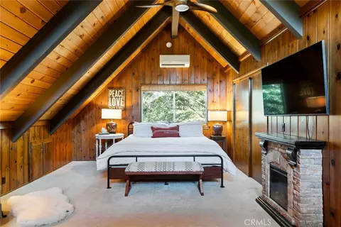 Bedroom - 256 N Fairway, Lake Arrowhead, CA 92352 photo 6 of 7